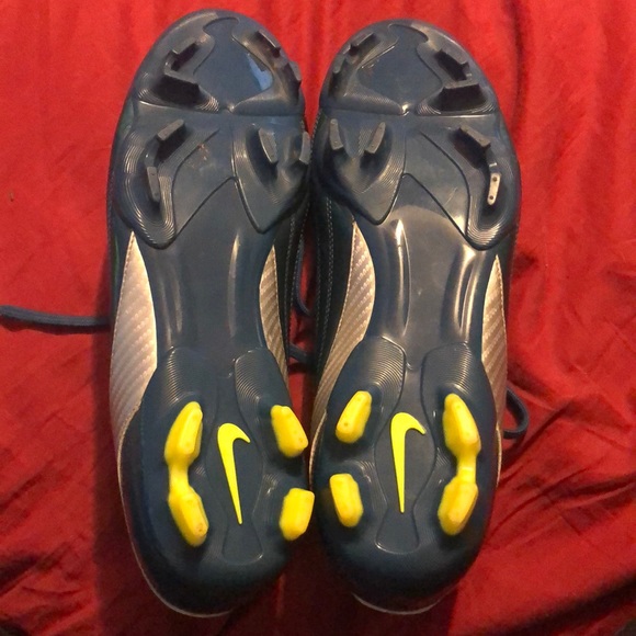 Nike Mercurial Cleats - Picture 2 of 4